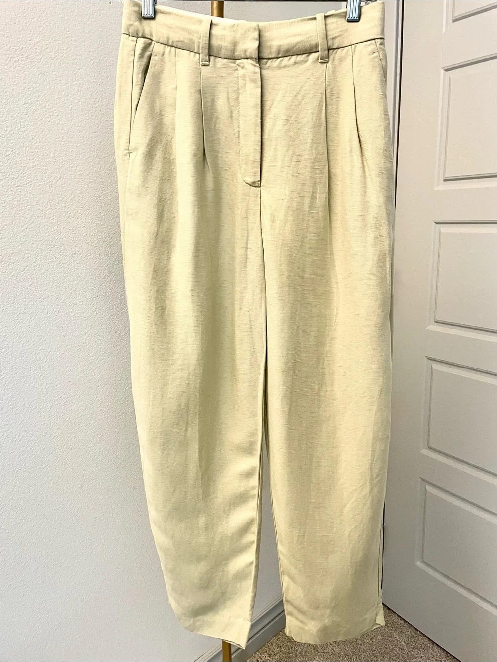 Aritzia Wilfred Carrot Pant Pastel Sage Green Linen TENCEL High Rise Trouser 4